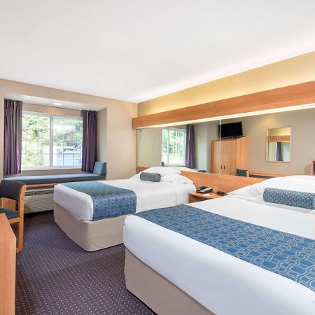 Microtel Inn & Suites By Wyndham Hazelton/Bruceton Mills Dış mekan fotoğraf