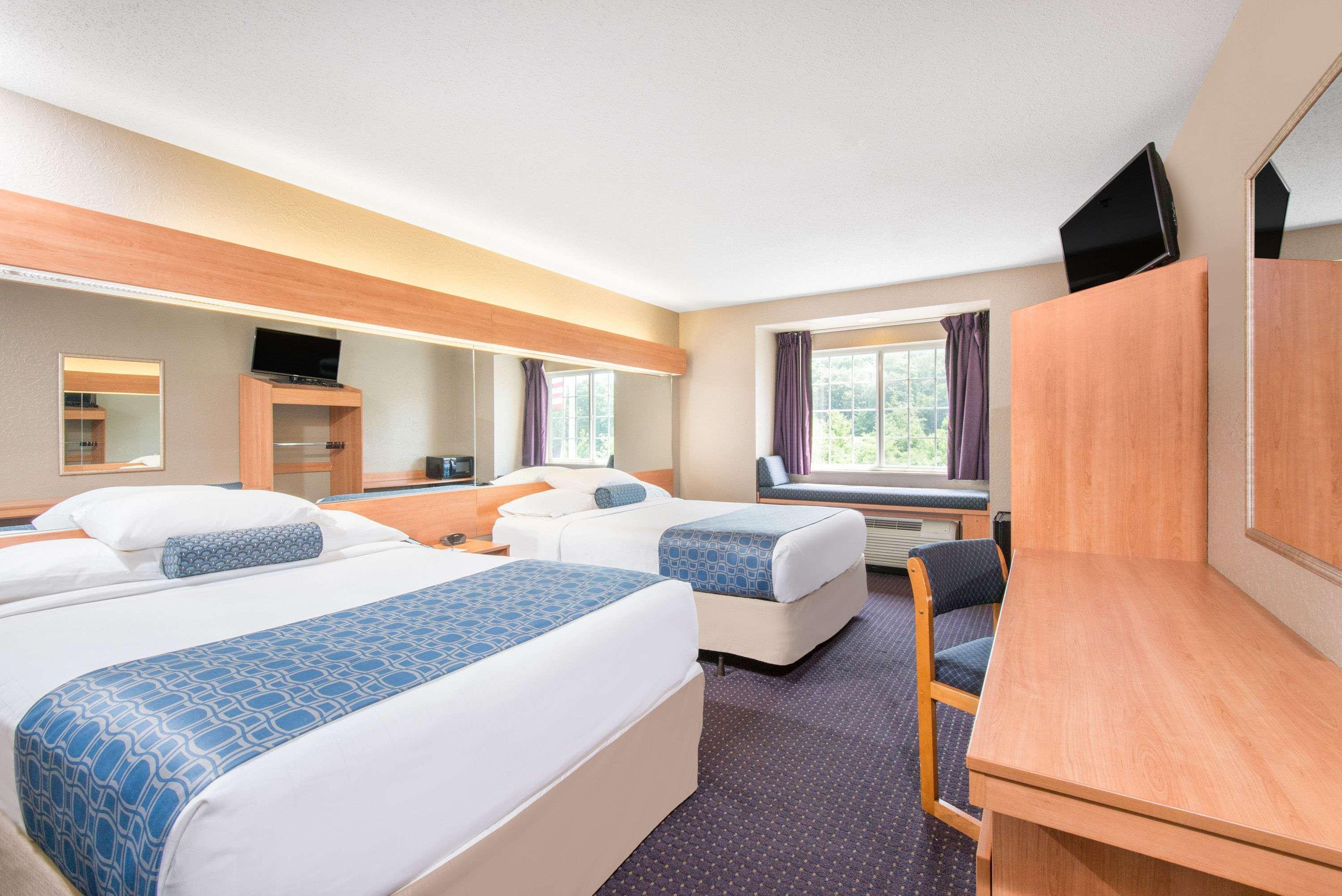 Microtel Inn & Suites By Wyndham Hazelton/Bruceton Mills Dış mekan fotoğraf