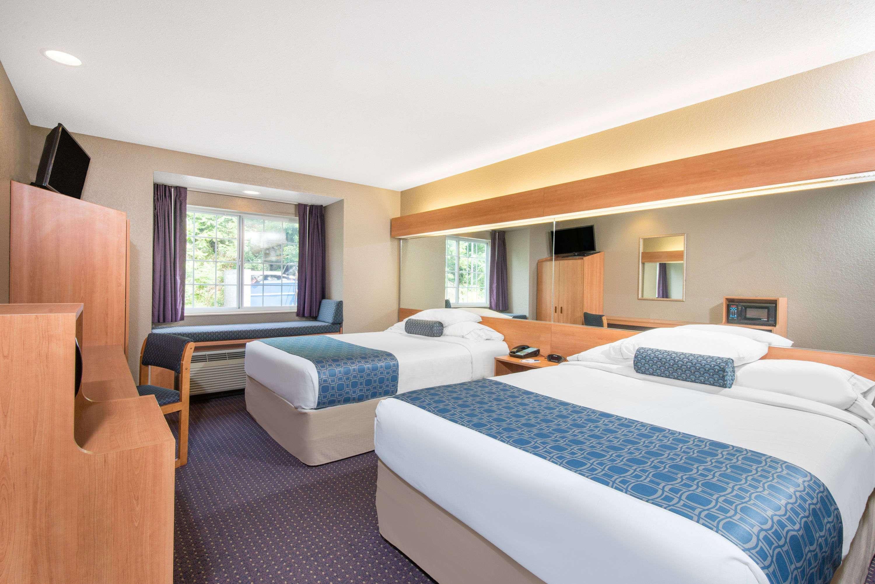 Microtel Inn & Suites By Wyndham Hazelton/Bruceton Mills Dış mekan fotoğraf