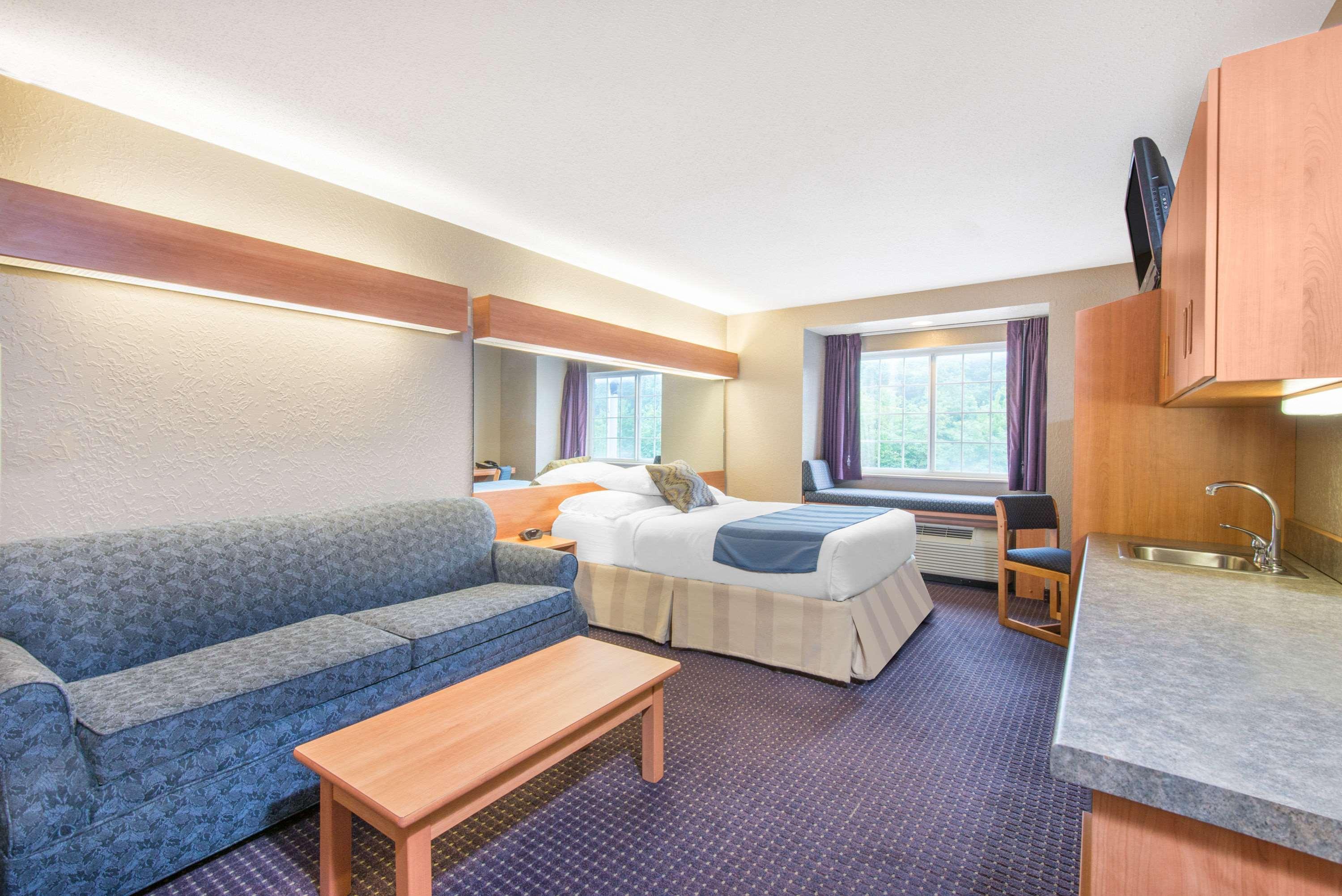 Microtel Inn & Suites By Wyndham Hazelton/Bruceton Mills Dış mekan fotoğraf