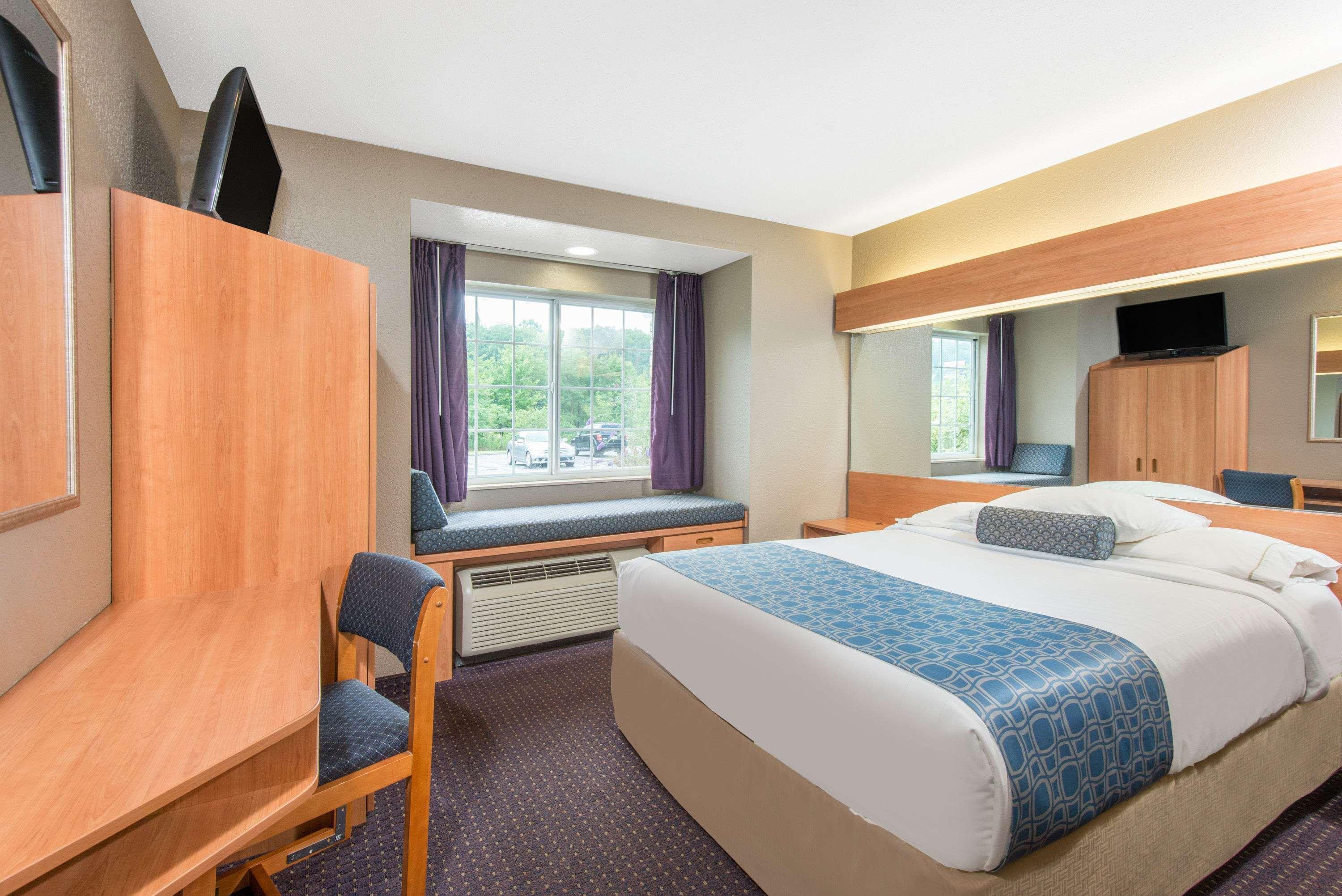 Microtel Inn & Suites By Wyndham Hazelton/Bruceton Mills Dış mekan fotoğraf