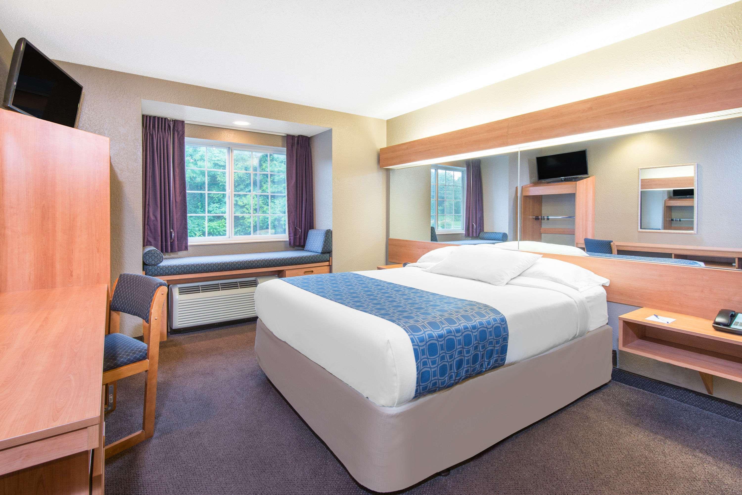 Microtel Inn & Suites By Wyndham Hazelton/Bruceton Mills Dış mekan fotoğraf