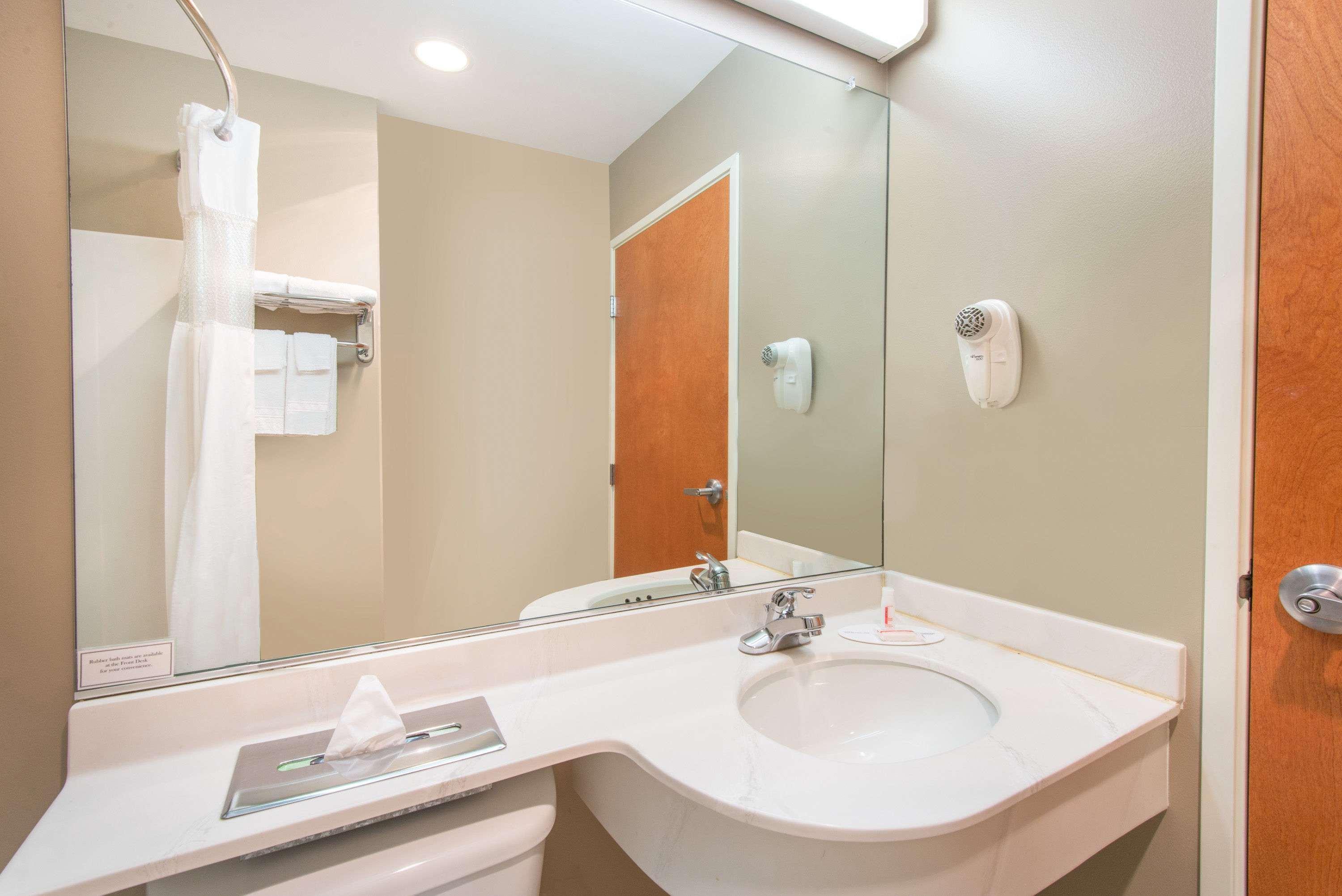 Microtel Inn & Suites By Wyndham Hazelton/Bruceton Mills Dış mekan fotoğraf