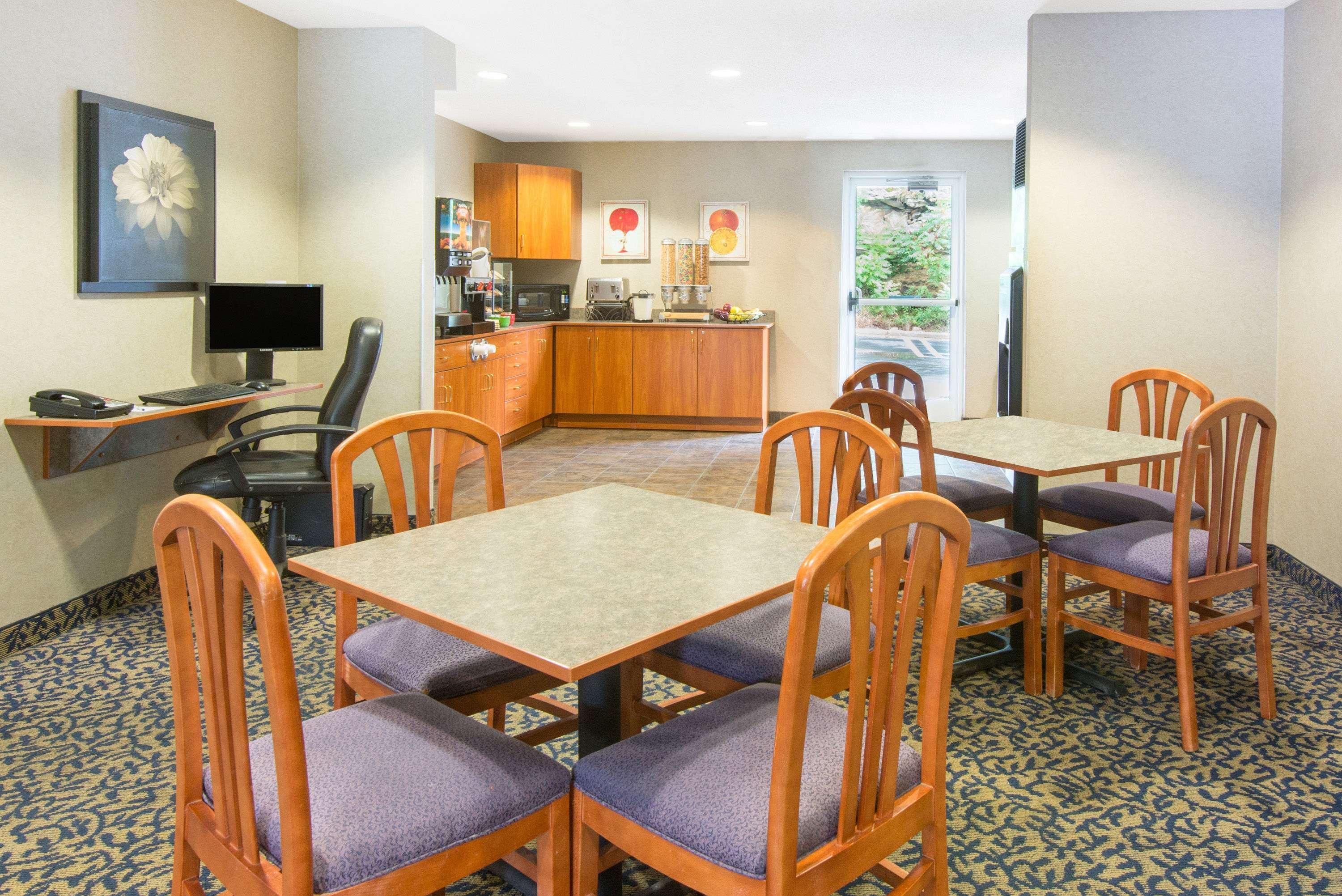Microtel Inn & Suites By Wyndham Hazelton/Bruceton Mills Dış mekan fotoğraf