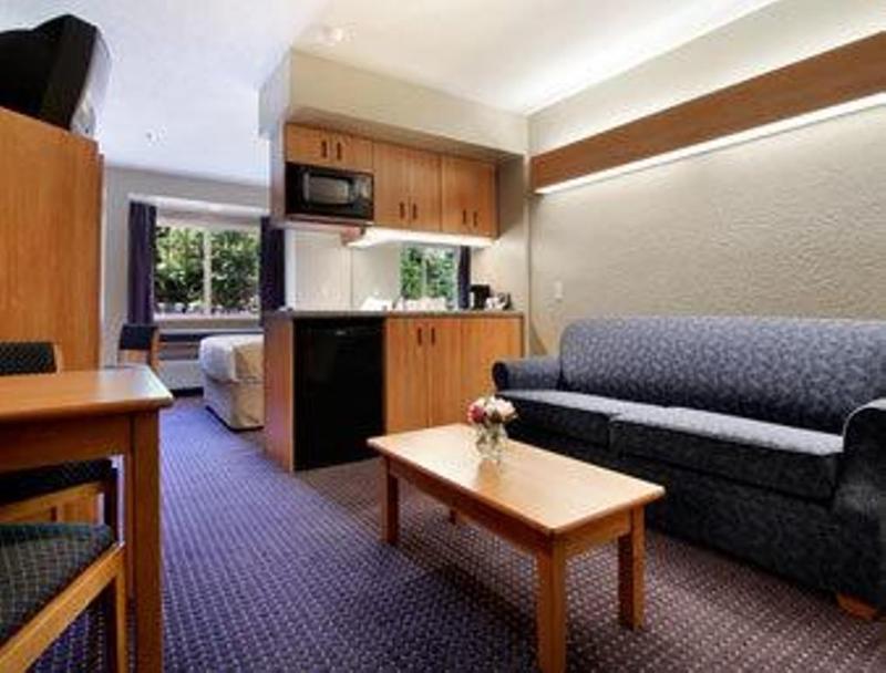 Microtel Inn & Suites By Wyndham Hazelton/Bruceton Mills Oda fotoğraf