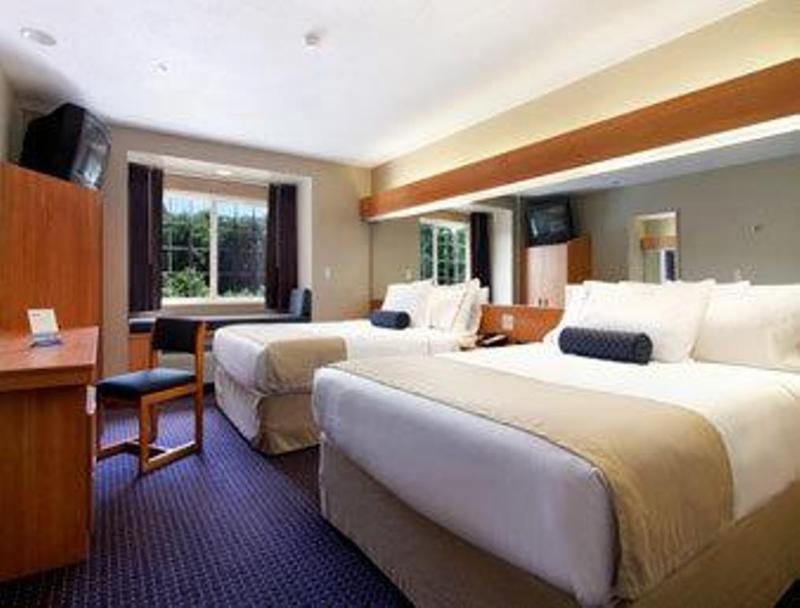 Microtel Inn & Suites By Wyndham Hazelton/Bruceton Mills Oda fotoğraf
